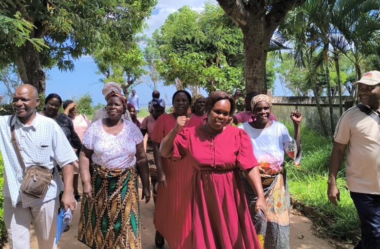 Marcha revindicando direitos dos idosos